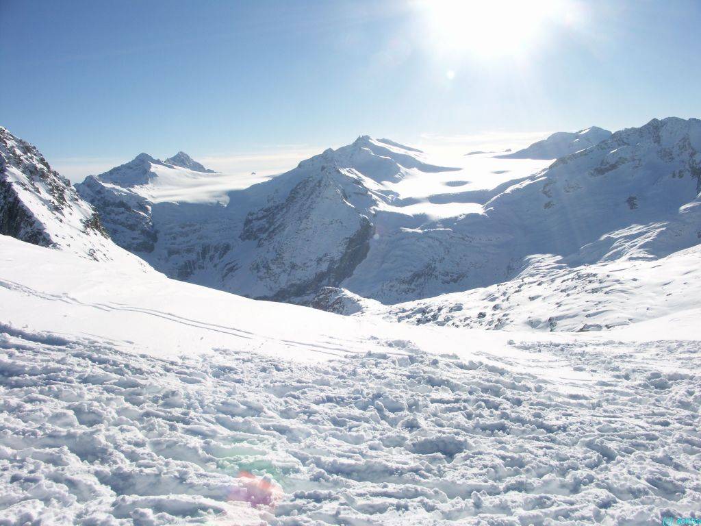 Dal�� sn�mek