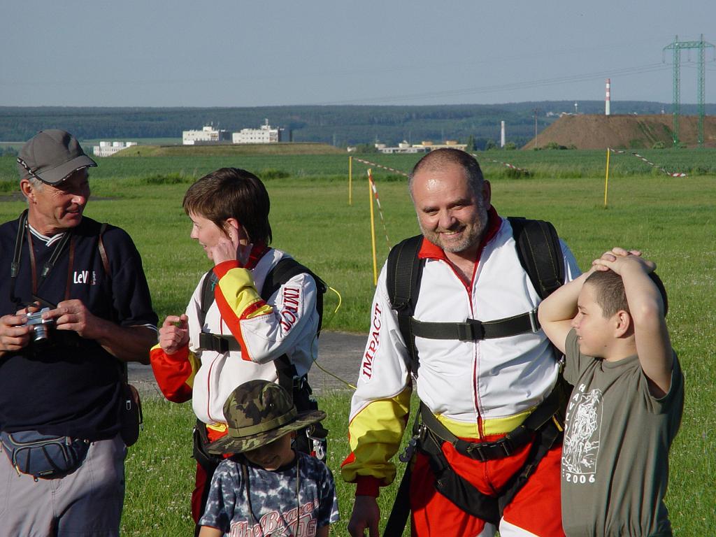 090523_Kolin_Kasak_055.jpg - Bezpečně na zemi.
